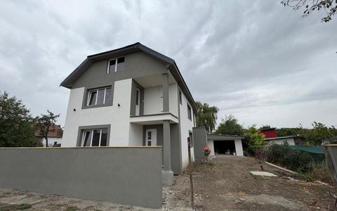 Individuala | Parter + Etaj + Pod | Asfalt | Toate utilitatile | Garaj