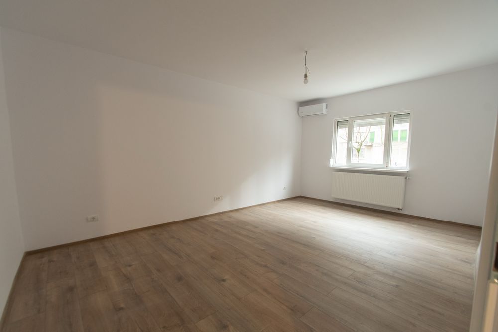 2 camere decomandat | renovat | centrala proprie | zona excelenta | – fotografia 1 din 8