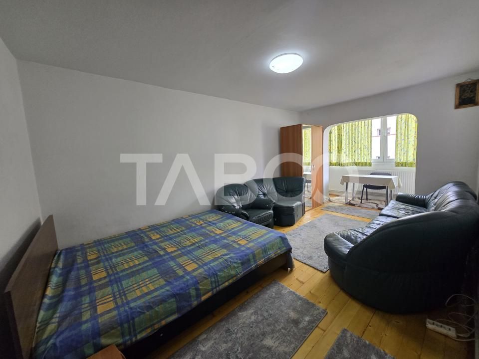 Apartament de inchiriat 2 dormitoare decomandat Vasile Aaron Sibiu – fotografia 1 din 17