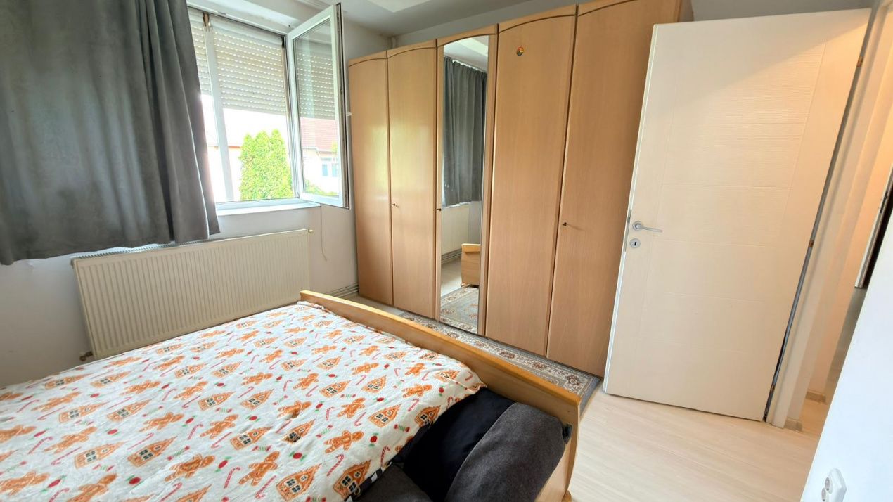 Vanzare Apartament 2 camere cu Balcon CUGIR Parcare Finisat Utilat Mobilat – fotografia 3 din 24