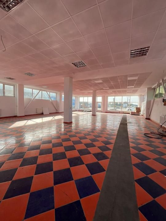 De inchiriat spatiu comercial openspace 300 mp in Gaesti – fotografia 3 din 13