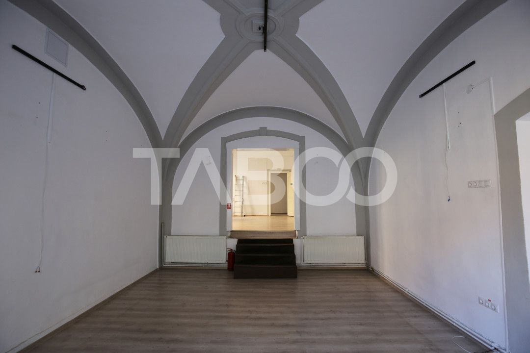 Spatiu comercial de inchiriat in zona Centrala 75mpu Sibiu – fotografia 2 din 8