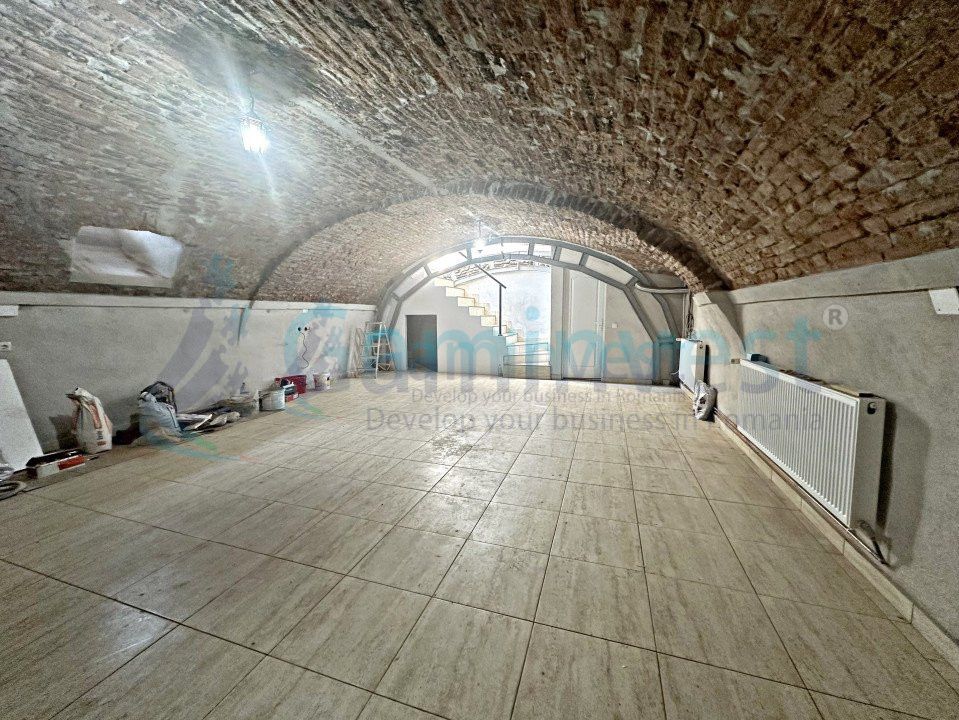 Spatiu comercial de inchiriat, ultracentral, Oradea, Bihor – fotografia 2 din 4