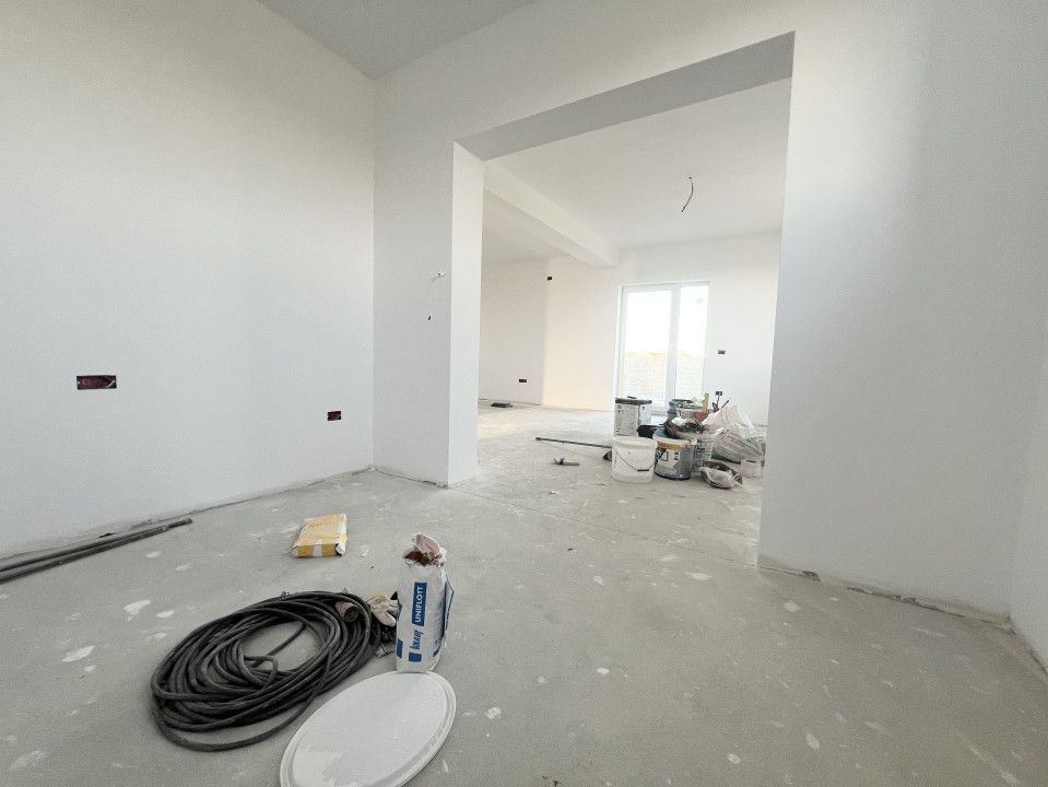 Duplex, 130mp utili, 250mp teren, 4 Camere, Constructie Noua -Giarmata – fotografia 13 din 17