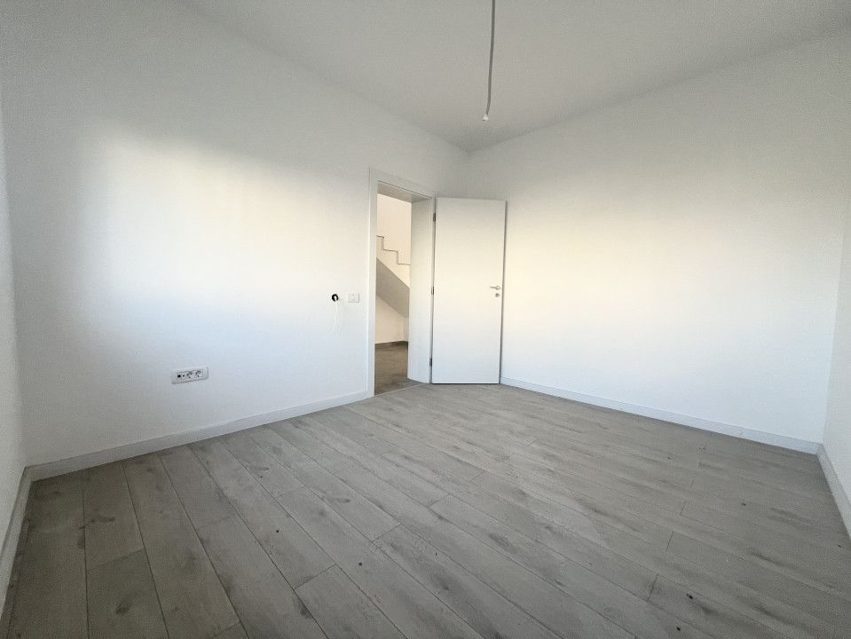 Duplex 5 camere, 107mp, 302mp teren, constructie noua - Giarmata – fotografia 9 din 17