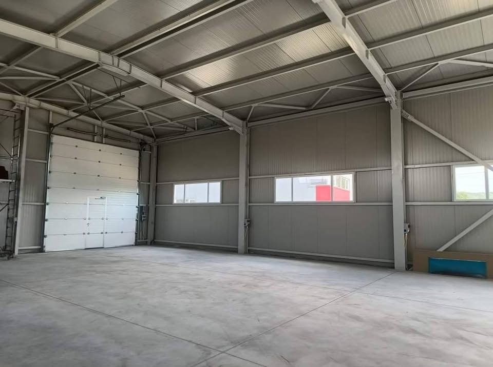 HALA MODERNA 400 MP + SHOWROOM/BIROURI | TEREN 2.500 MP | ACCES TIR | LANGA DN71 – fotografia 5 din 9