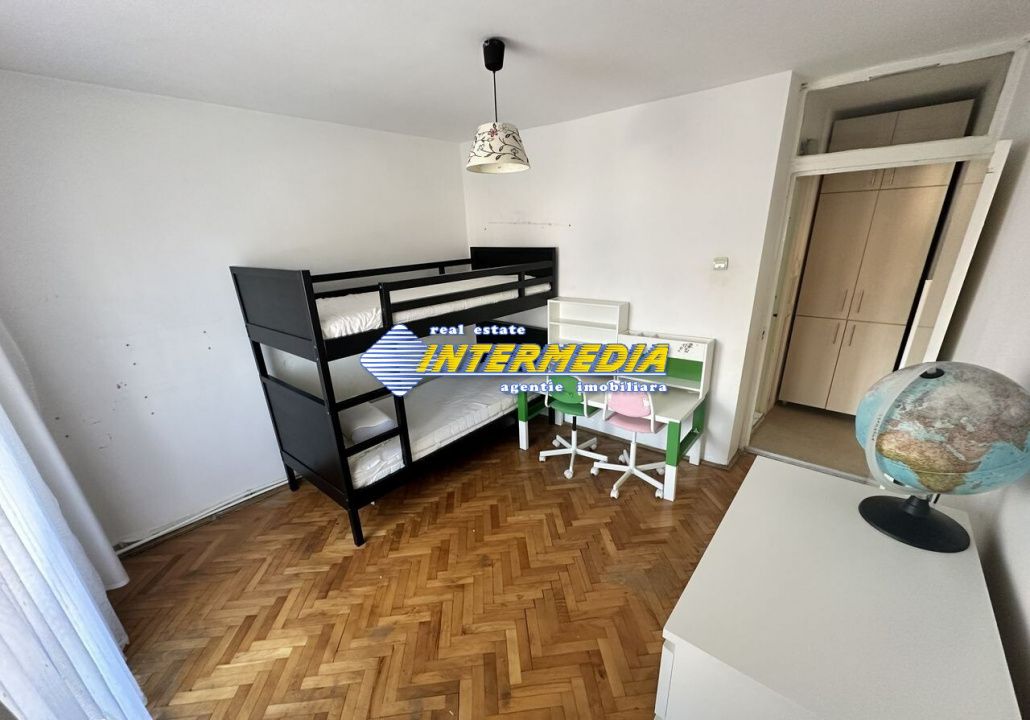 De Vanzare Apartament 4 camere decomandat 83 mp etaj 1 finisat complet – fotografia 8 din 14