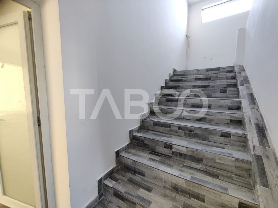Spatiu comercial cu vitrina pe 3 niveluri cu suprafata utila de 915mp – fotografia 9 din 12
