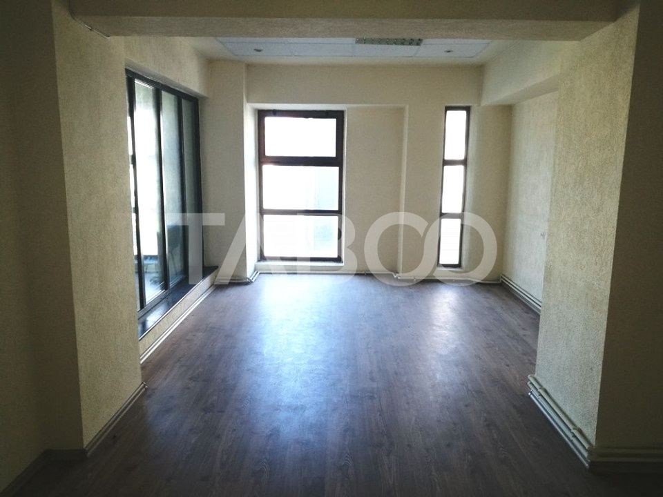 Spatiu de  birouri de vanzare  268 mpu etaj 1  zona Turnisor Sibiu – fotografia 3 din 10