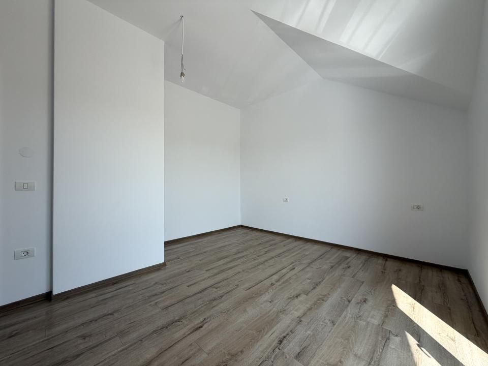 Duplex cu camera tehnica, 102mp utili, 350mp teren-Covaci – fotografia 8 din 21