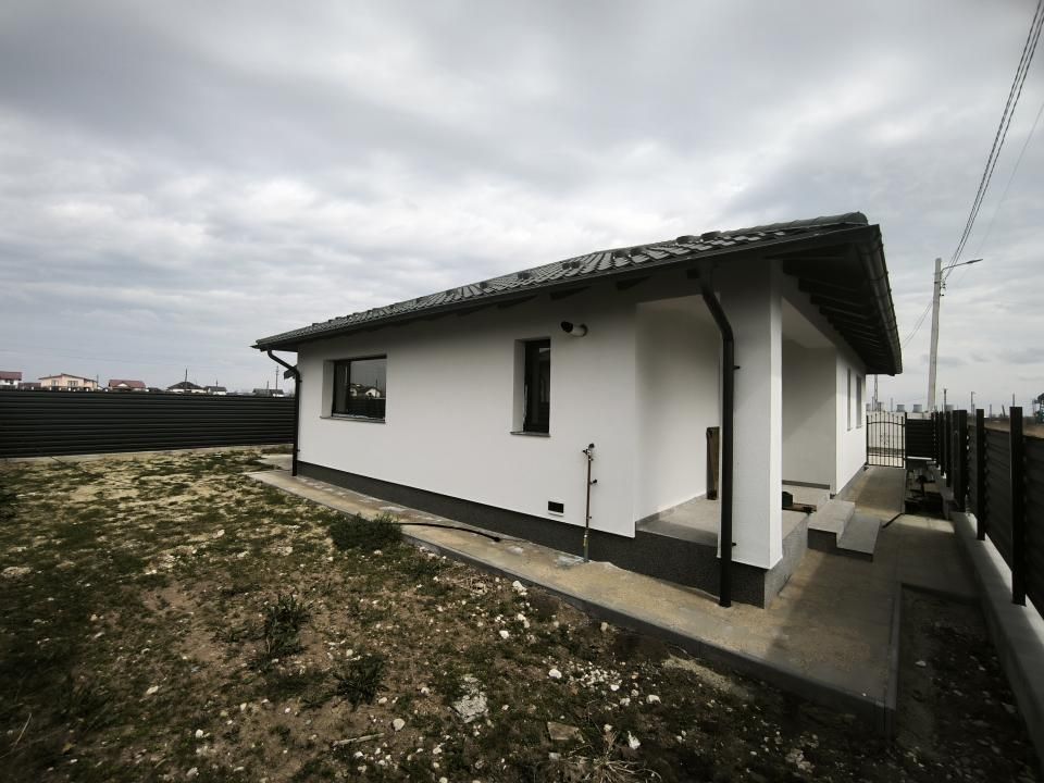 BRADU | Casa Noua | 3 camere | Zona Primărie – fotografia 1 din 11
