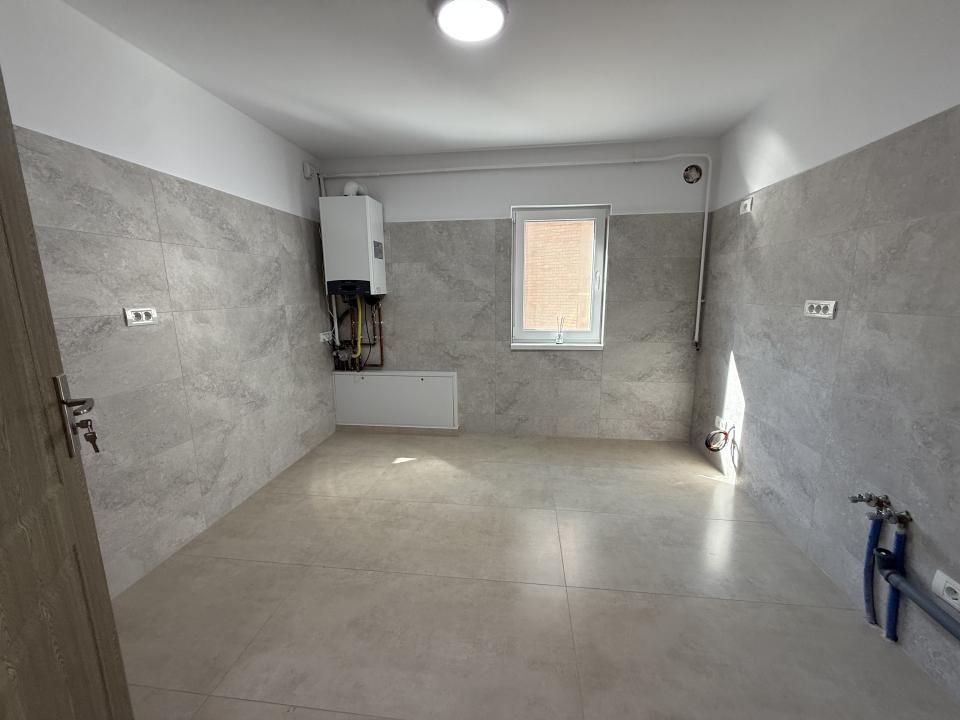 Apartament lux, 4 camere, 84 mp utili + 2 balcoane - COMPLEXUL STUDENTESC – fotografia 4 din 10