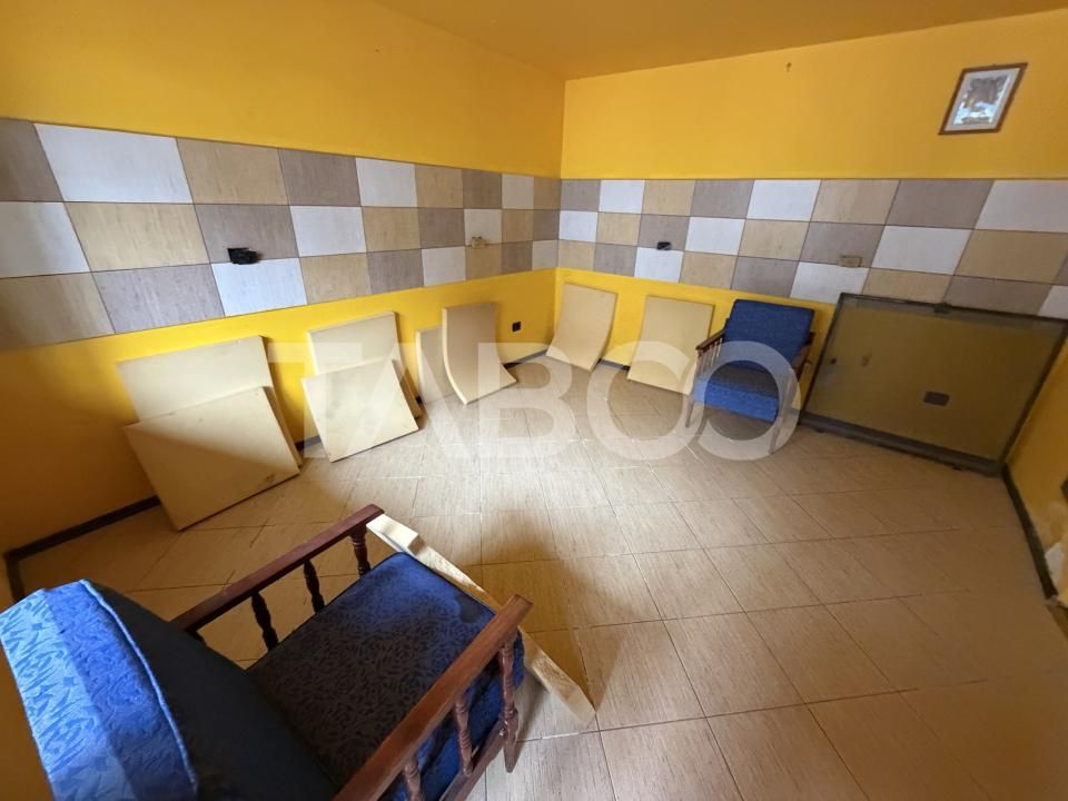 Casa cu potential de investite 8 camere 392 mpu teren 5724 m Gura Vaii – fotografia 6 din 16