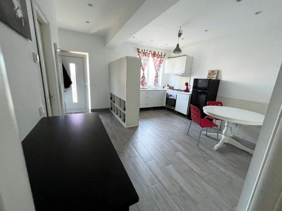 Vila cu 8 camere Ciorogarla-Domnesti – fotografia 16 din 28