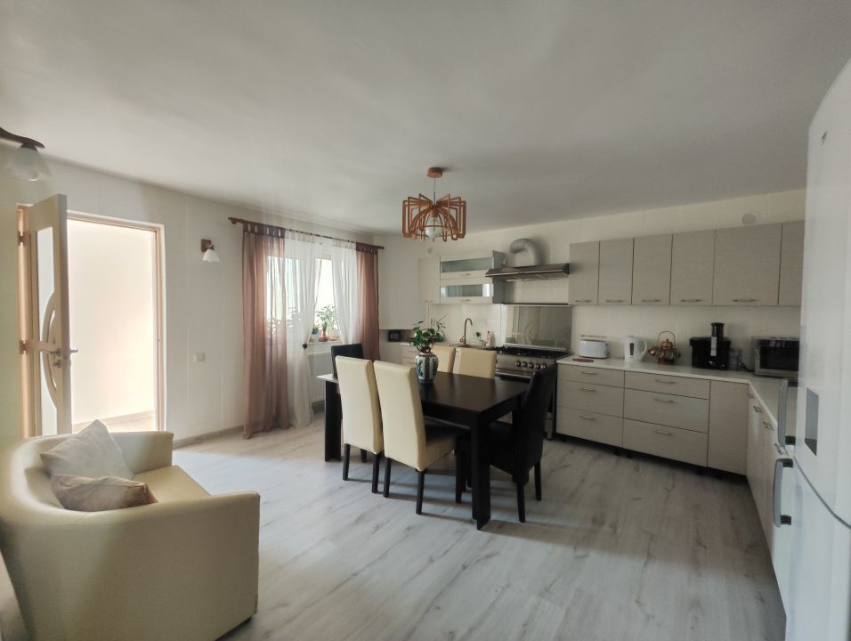 Casa 6 camere, teren 1124 mp, Craiova, cartier Popoveni – fotografia 11 din 14