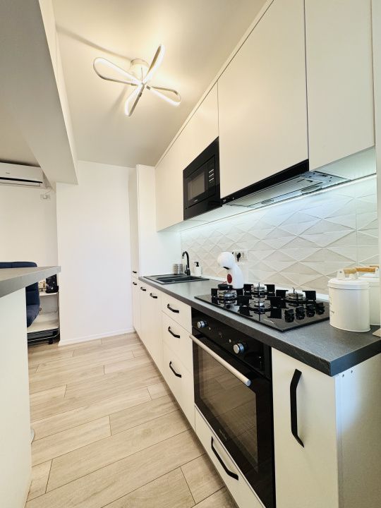 Apartament cu 3 camere complet mobilat si utilat, vedere spre  Mare – fotografia 7 din 18