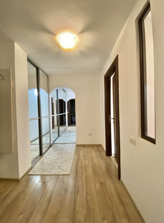 Apartament cu 3 camere de inchiriat in zona Faleza Nord – fotografia 6 din 12
