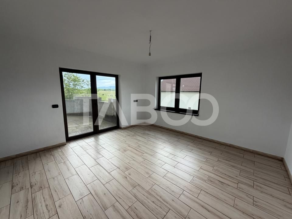 Casa individuala 5 camere 3 bai garaj 497 m teren liber Sat Sercaia – fotografia 13 din 18