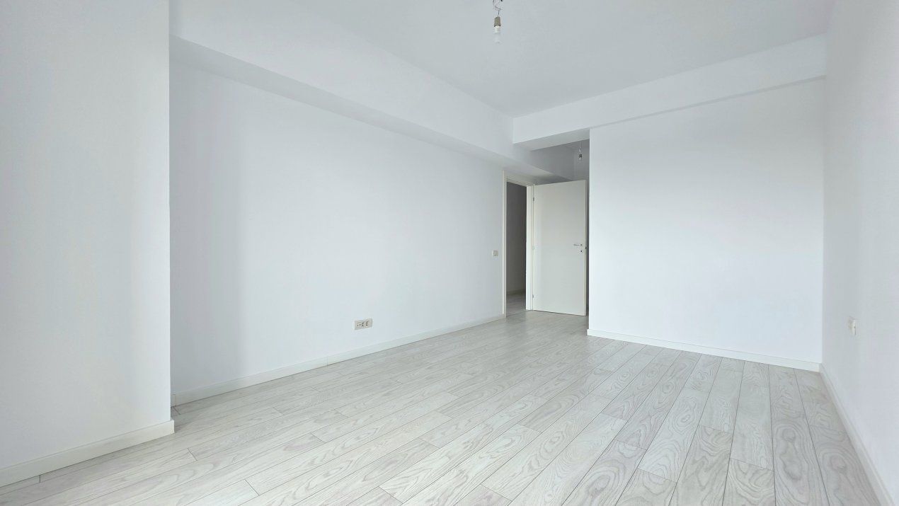 APARTAMENT CU TERASA GENEROASA SI VEDERE UNICA CATRE LAC – fotografia 6 din 11