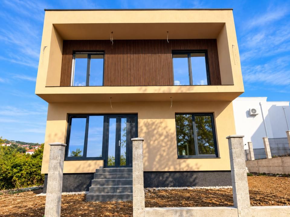 Casa noua | Priveliste panoramica | Zona Dealuri, Oradea – fotografia 2 din 15
