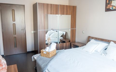 Apartament 2 camere cu terasa, parcare subterana si paza permanenta