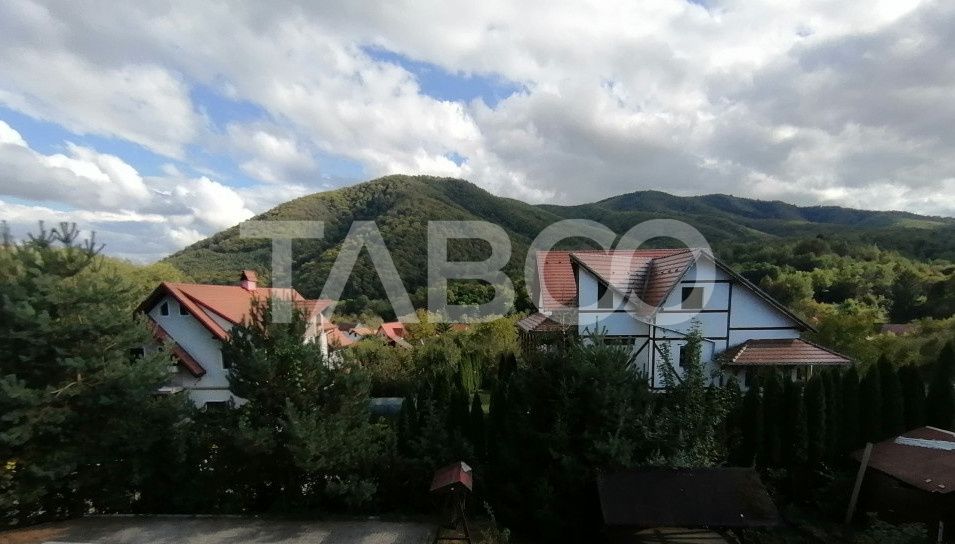 Pensiune 13 camere 16 bai sauna piscina si teren 1565 mp Cisnadioara – fotografia 35 din 42