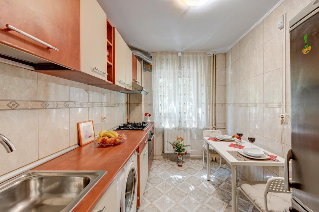 APARTAMENT DE ÎNCHIRIAT – ZONA MARIOT | 2 CAMERE | – fotografia 4 din 5