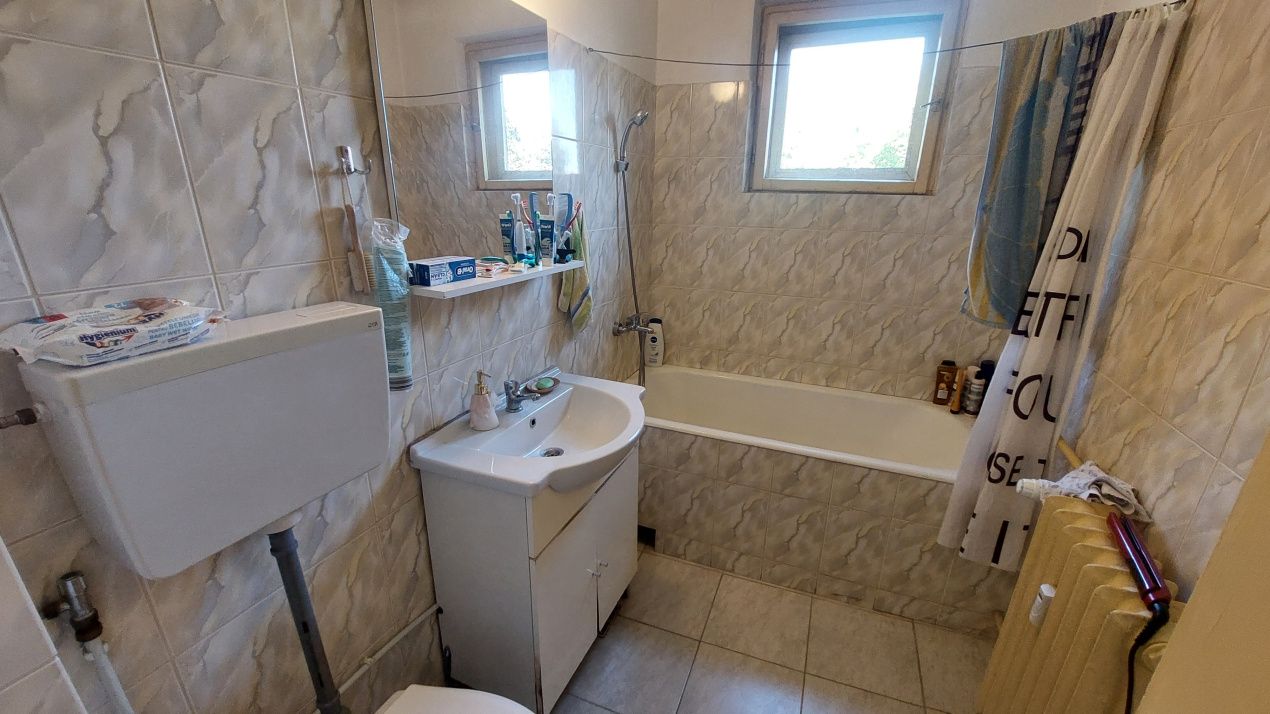 Apartament 3 camere decomandat, etajul 4, 1 Mai zona Insula – fotografia 5 din 7