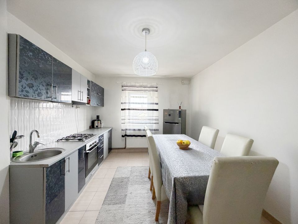 Apartament 2 camere, semidecomandat, zona Lipovei – fotografia 1 din 13