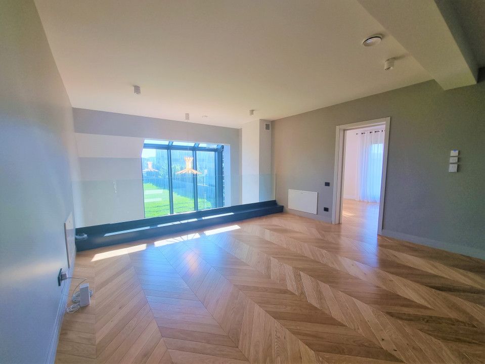 Eleganta, intimitate si tehnologie – casa premium in cartierul Terra – fotografia 22 din 32