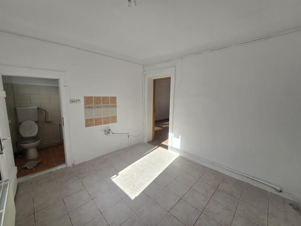 Spațiu de închiriat, 150 mp, 5 camere – central, strada Avram Iancu – fotografia 8 din 10
