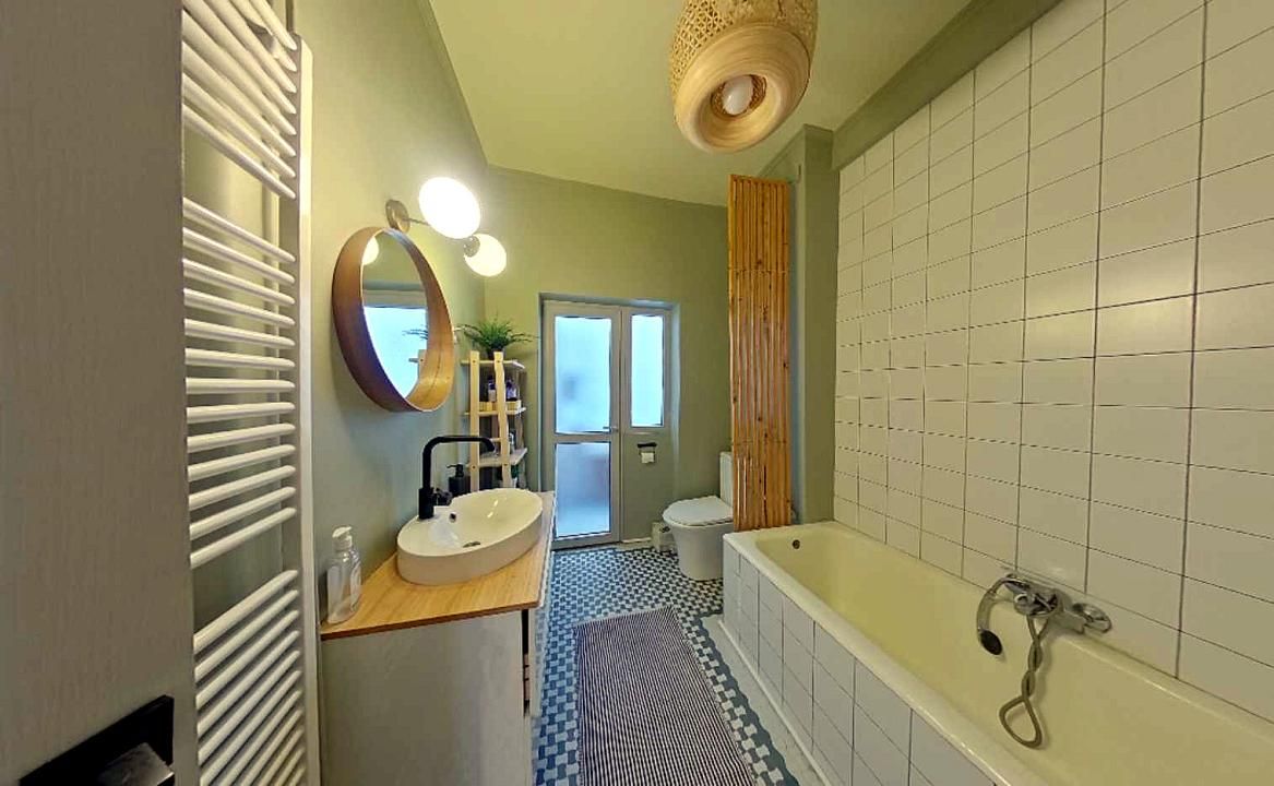 Central Location | Architect-Designed Studio | Turnkey Airbnb Investment – fotografia 10 din 18