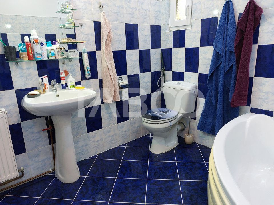 Casa si curte pretabila pentru 2 familii 980 mp teren liber Cisnadie – fotografia 26 din 32