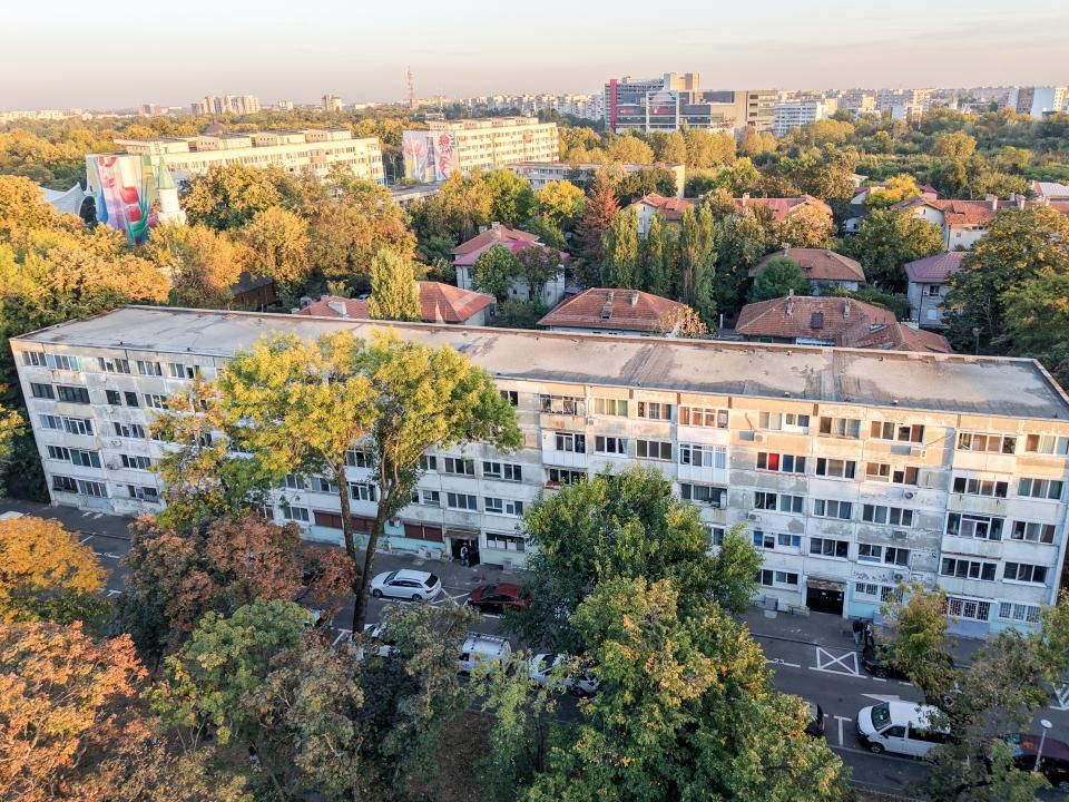 Eroii Revolutiei metrou, parc, gata de mutat, centrală proprie – fotografia 2 din 36