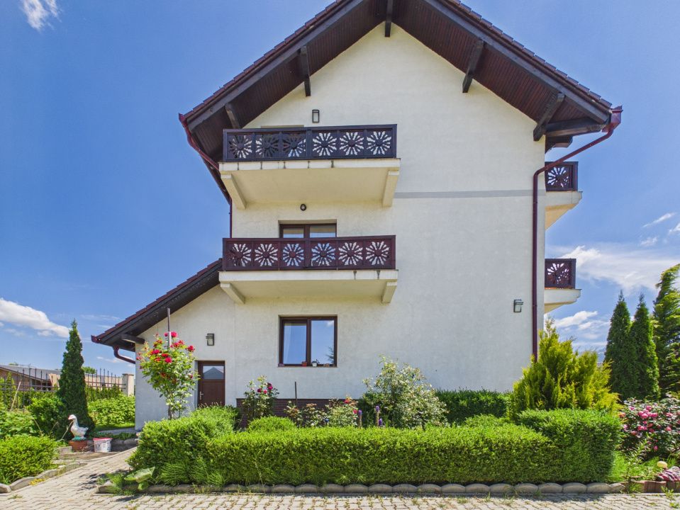 Casa cu priveliste de vis si potential turistic sau investitie in zona Bran – fotografia 4 din 46