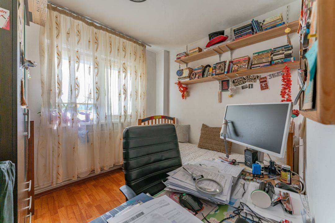 Apartament 4 camere de vânzare – 80 mp – Str. Carpaților – Vedere Tampa – fotografia 4 din 9