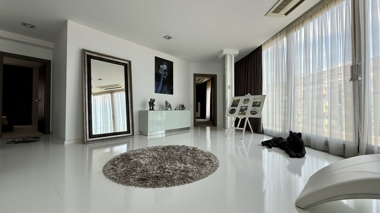 Penthouse UNIC 204 mp totali in Tomis Nord Constanta mobilat si utilat – fotografia 21 din 38