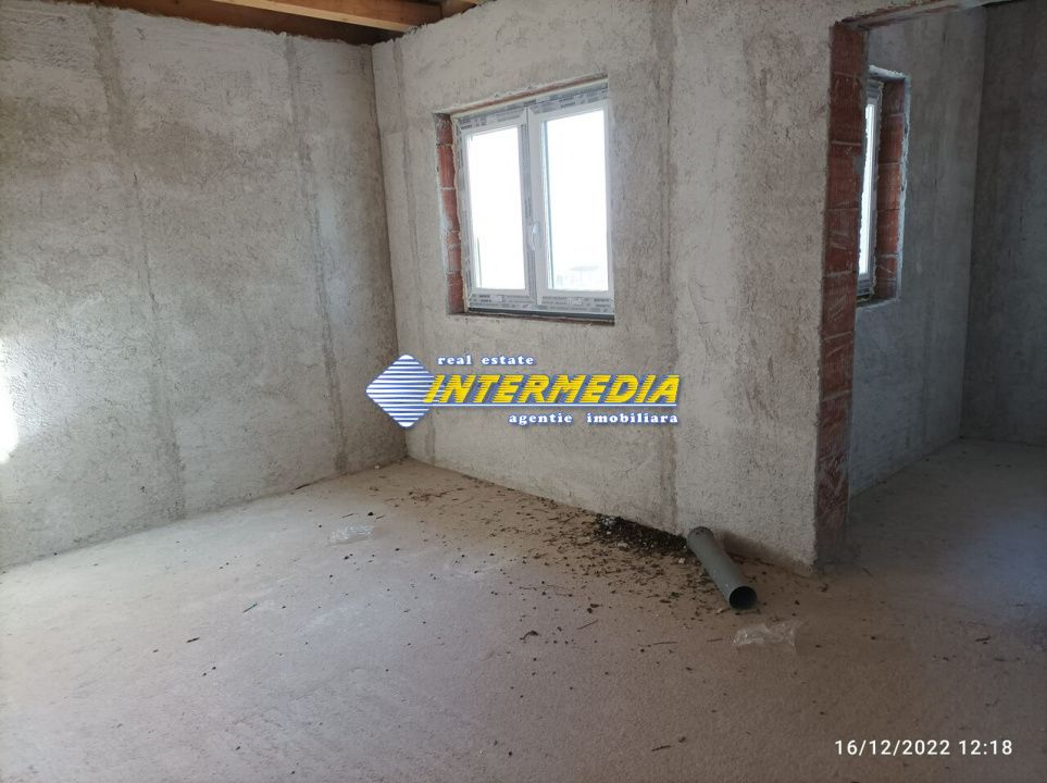 Casa noua de vanzare in Alba Iulia cu 4 camere semifinisata cu apa gaz curent – fotografia 3 din 13