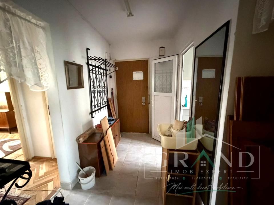 3 CAMERE DECOMANDAT |  BALCON | GARAJ | PIVNIȚĂ | CENTRALĂ PROPRIE | MĂNĂȘTUR – fotografia 13 din 18