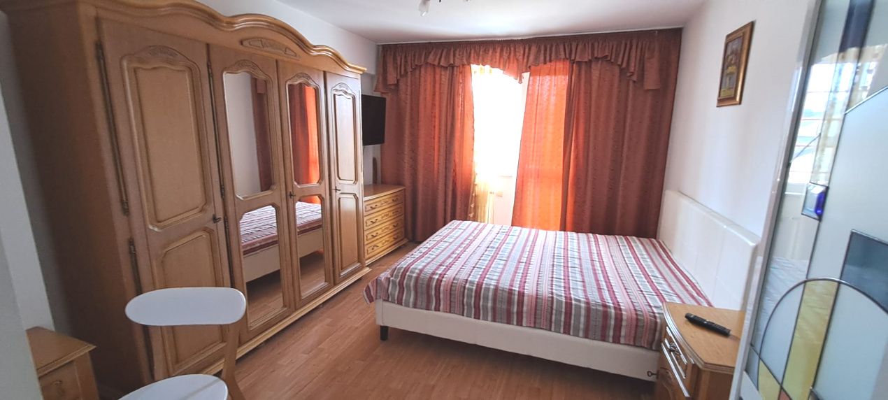 Apartament 3 camere – Strada Sf. Vineri | 5 minute de centrul Piteștiului – fotografia 2 din 6