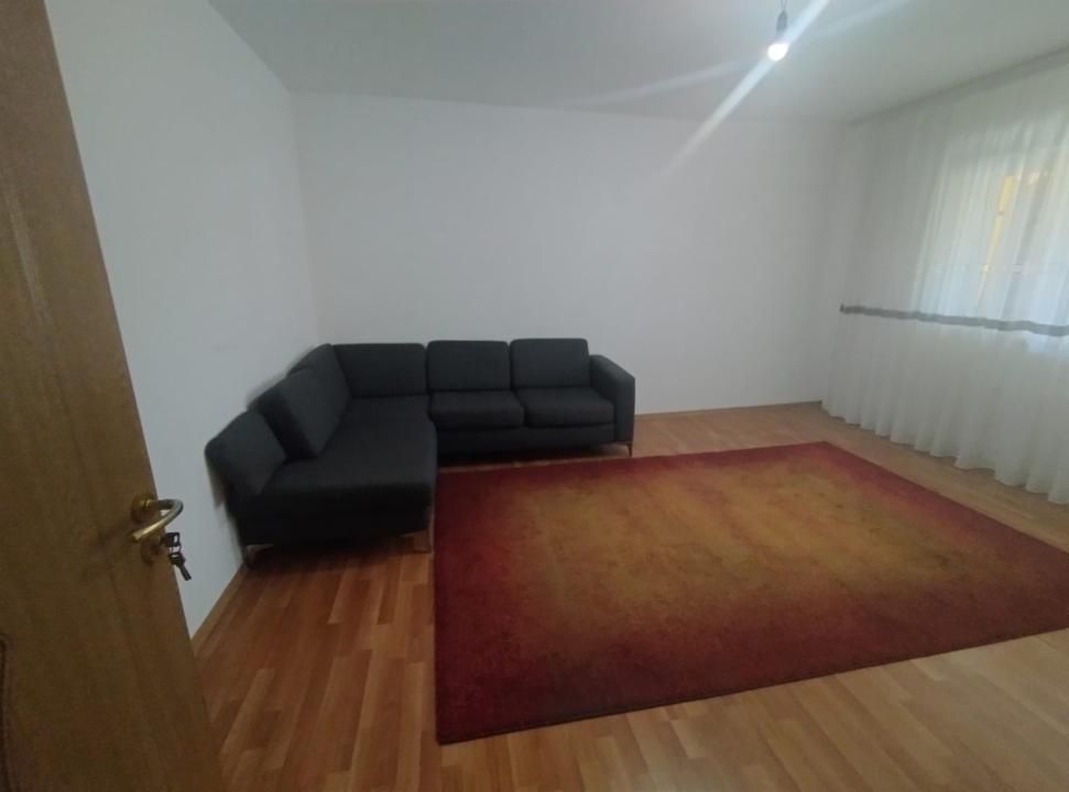 Apartament 3 camere Prundu – fotografia 1 din 11