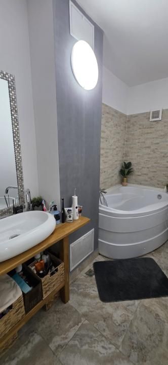Apartament premium cu 3 camere, 80 mp utili – Ultracentral, mutare imediată – fotografia 8 din 11
