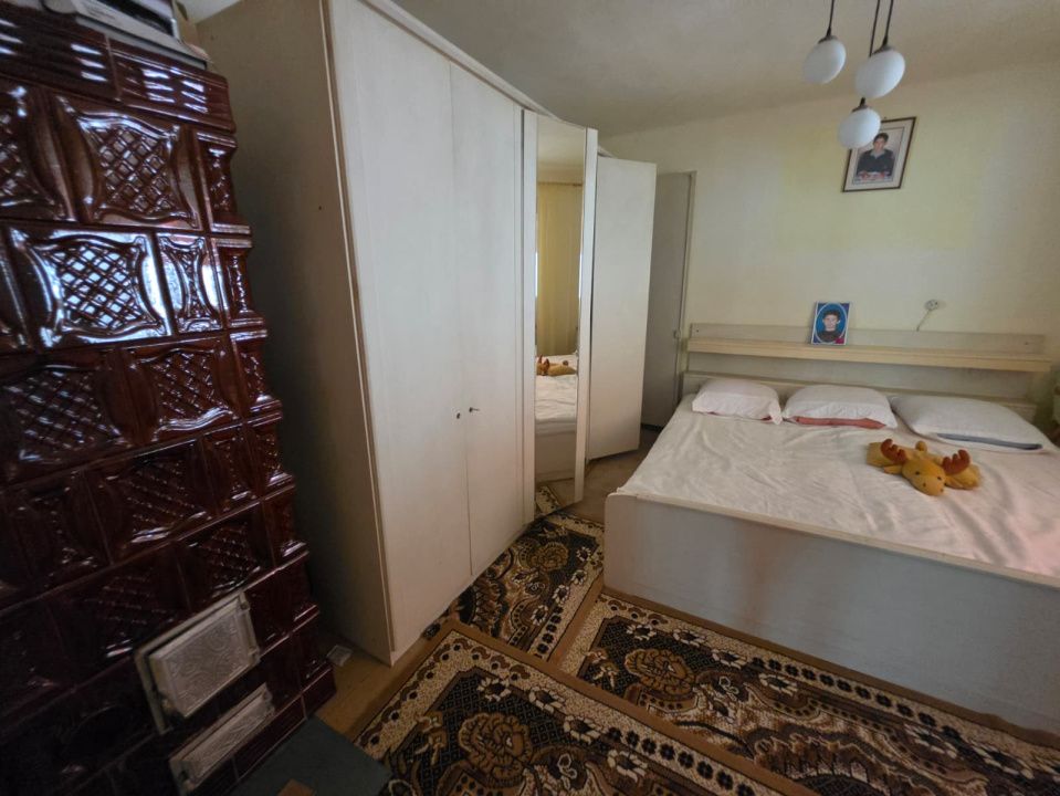 Casa la tara, Apoldul de Sus, 4 camere dormitoare, anexe, pivnita, teren 1200 mp – fotografia 24 din 43