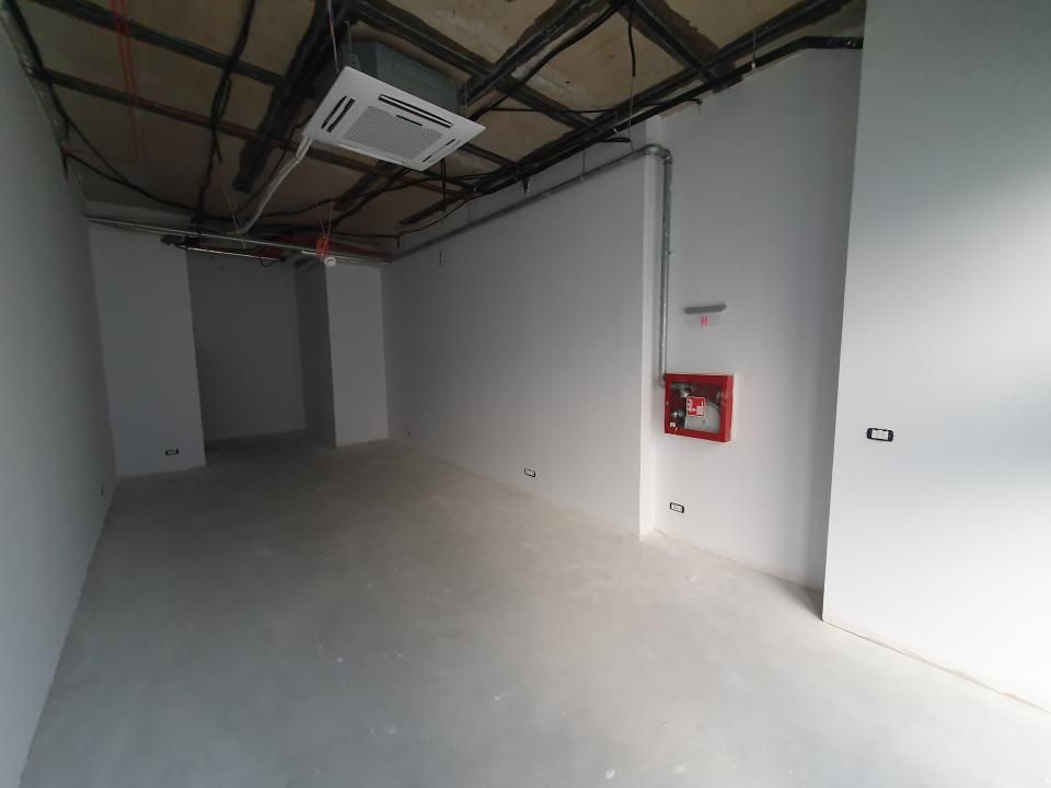Spatiu comercial de inchiriat, 34.5 mp utili, zona Central – fotografia 2 din 16