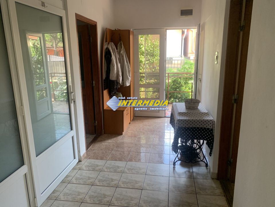 Casa de vanzare 5 camere teren aferent 1410 mp cu toate utilitatile zona Oarda – fotografia 15 din 33
