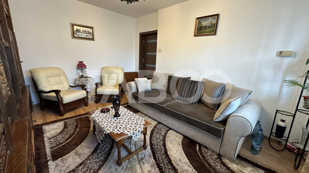 Apartament  4 camere 2 ba in bloc cu lift pivnita Mihai Viteazul Sibiu – fotografia 2 din 16