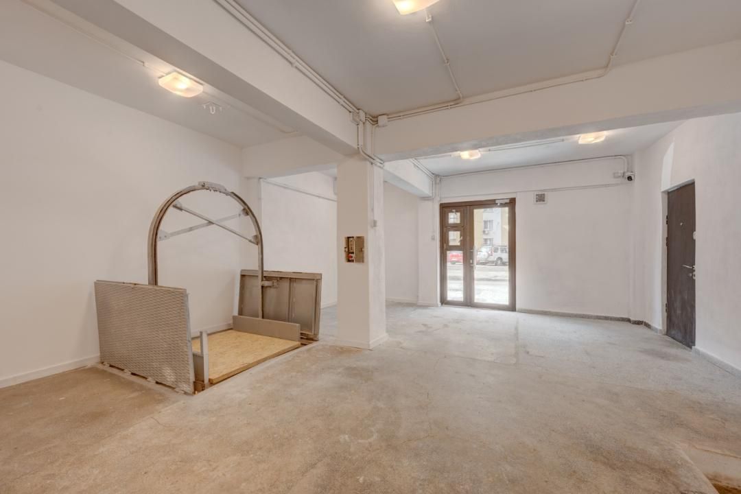 Spatiu comercial | 340 mp | Lift marfa | Curent electric trifazic – fotografia 1 din 28