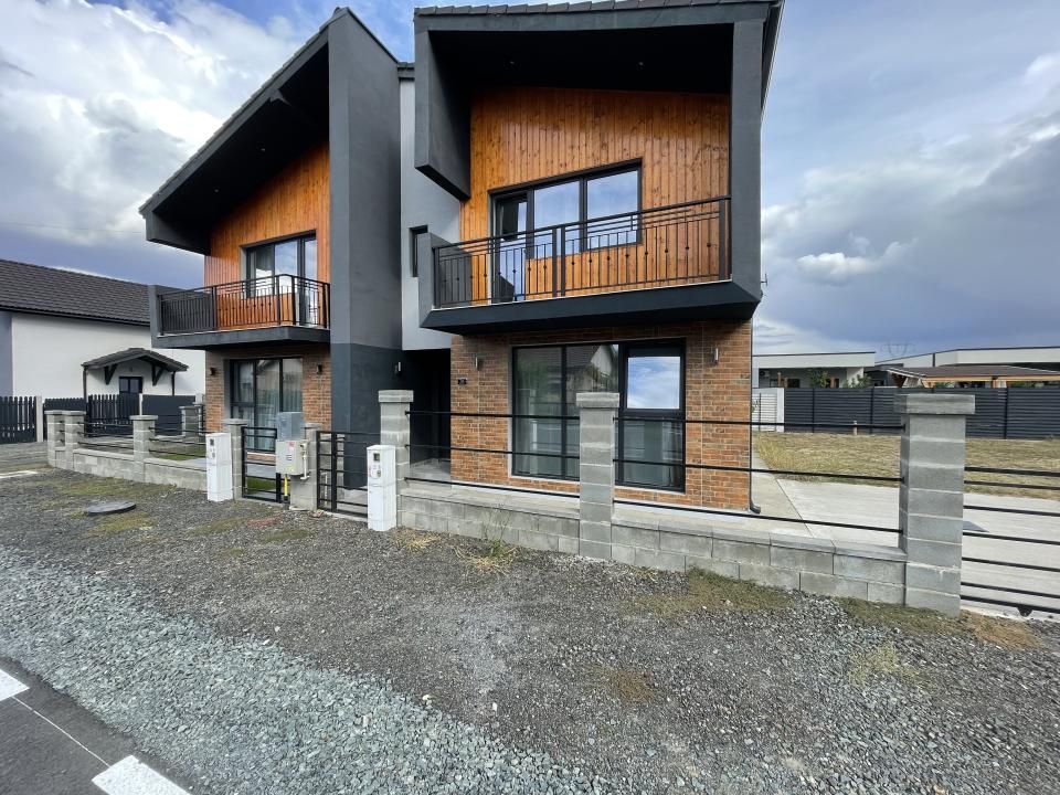 Duplex mobilat, 103 mp pozitie excelenta - Mosnita Noua – fotografia 1 din 12