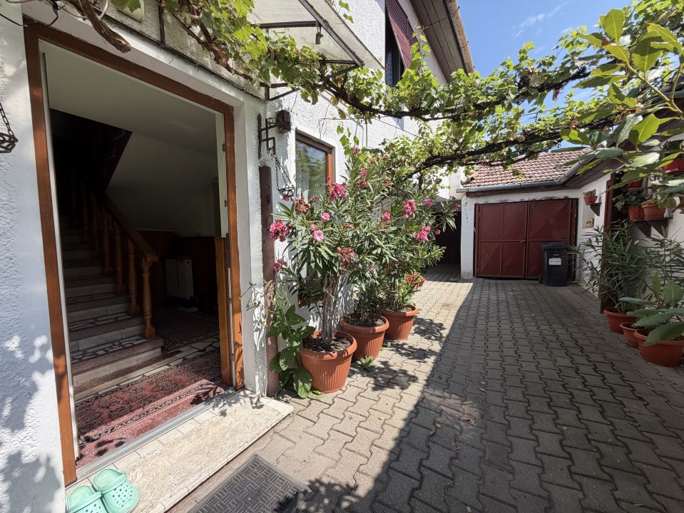 Sebeș Centru – Casă cu suflet 7 Camere 700 mp Teren 2 Garaje Curte Gradină – fotografia 7 din 37