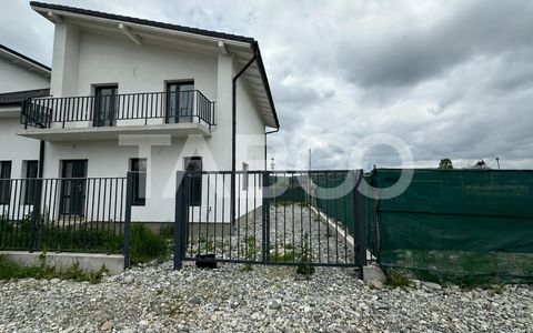Casa tip duplex cu acces 2 strazi cu curte libera 195 mp Mohu Sibiu
